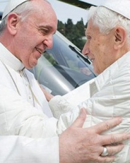 Ватикан между двумя Папами