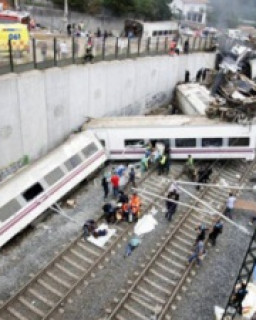 Катастрофа в Испании: Крушение поезда 