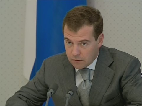 Постер Д.А. Медведев на совещании о противоалкогольных мерах в России