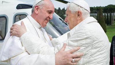 Постер Ватикан между двумя Папами